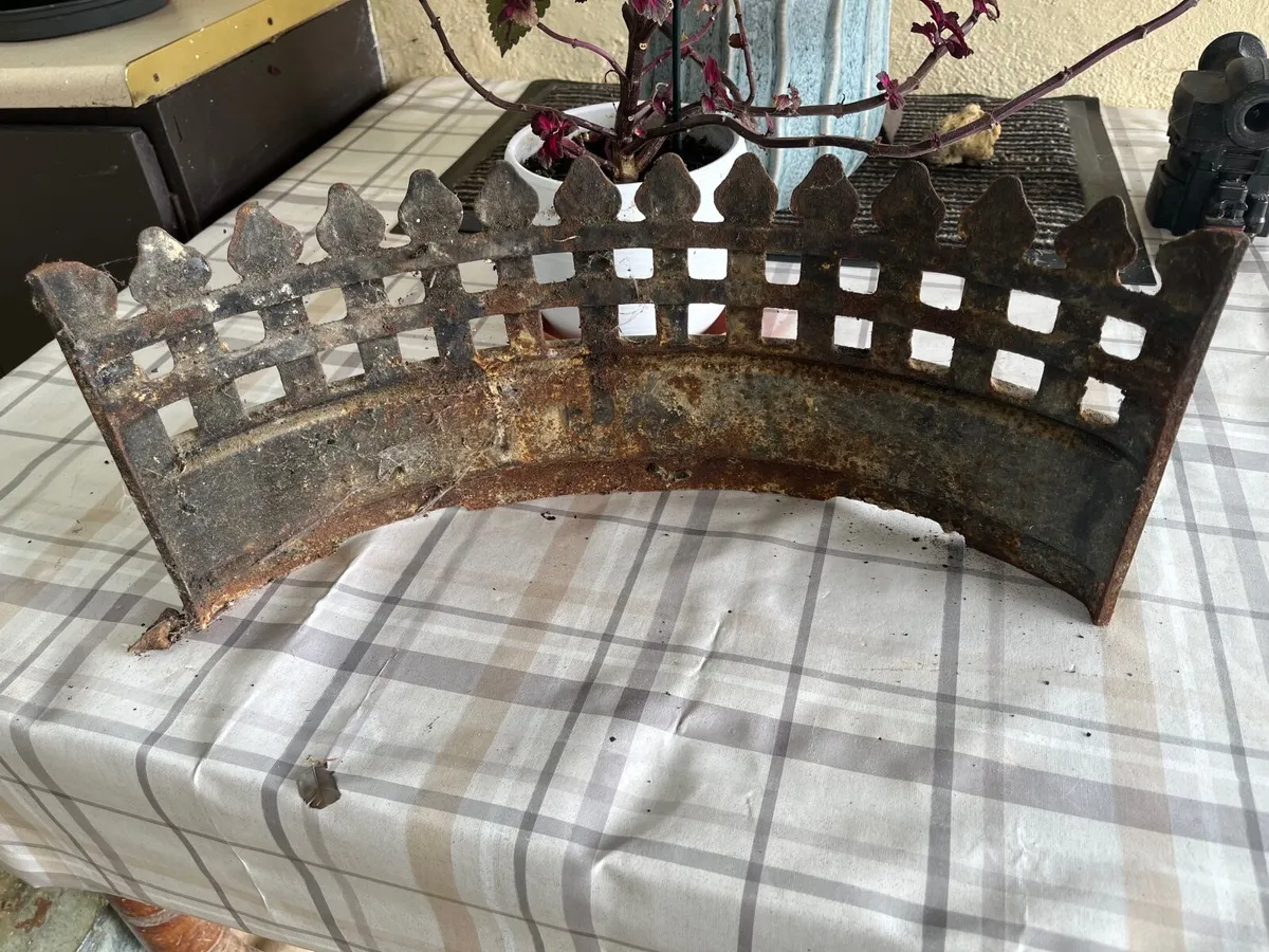 Vintage fire grate - Image 2