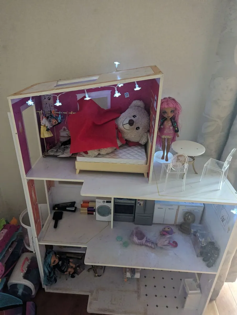 Rainbow high doll house - Image 2