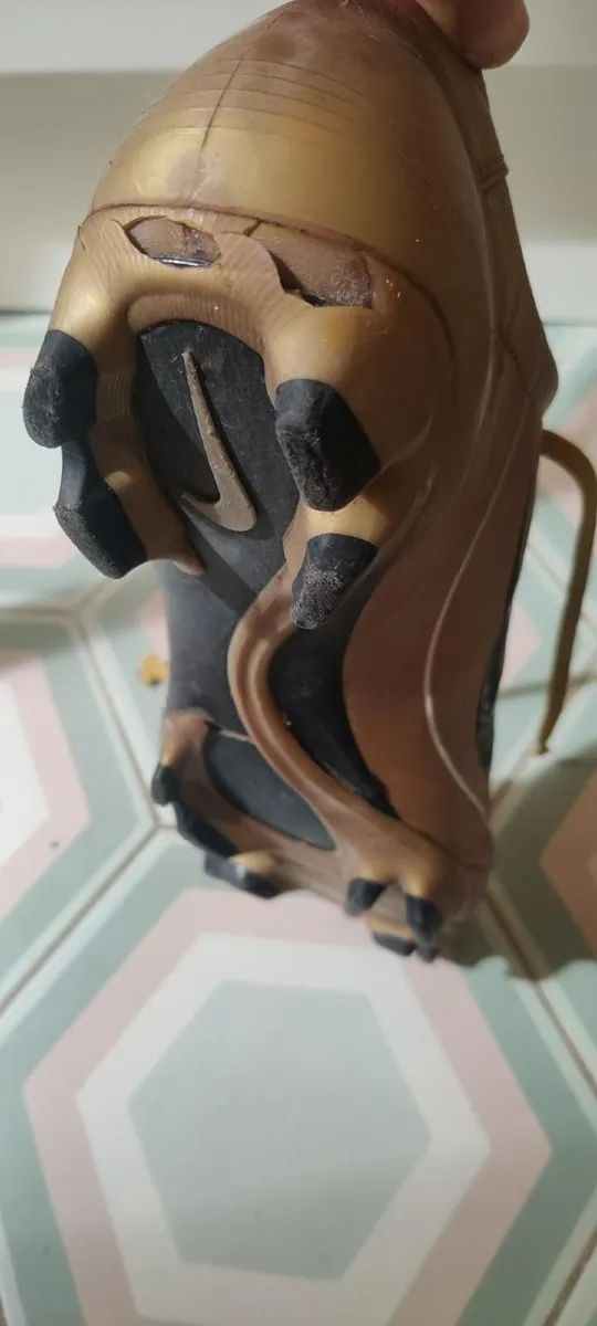 Nike Mercurial Vapor II R9 Gold FG Football Boots - Image 2