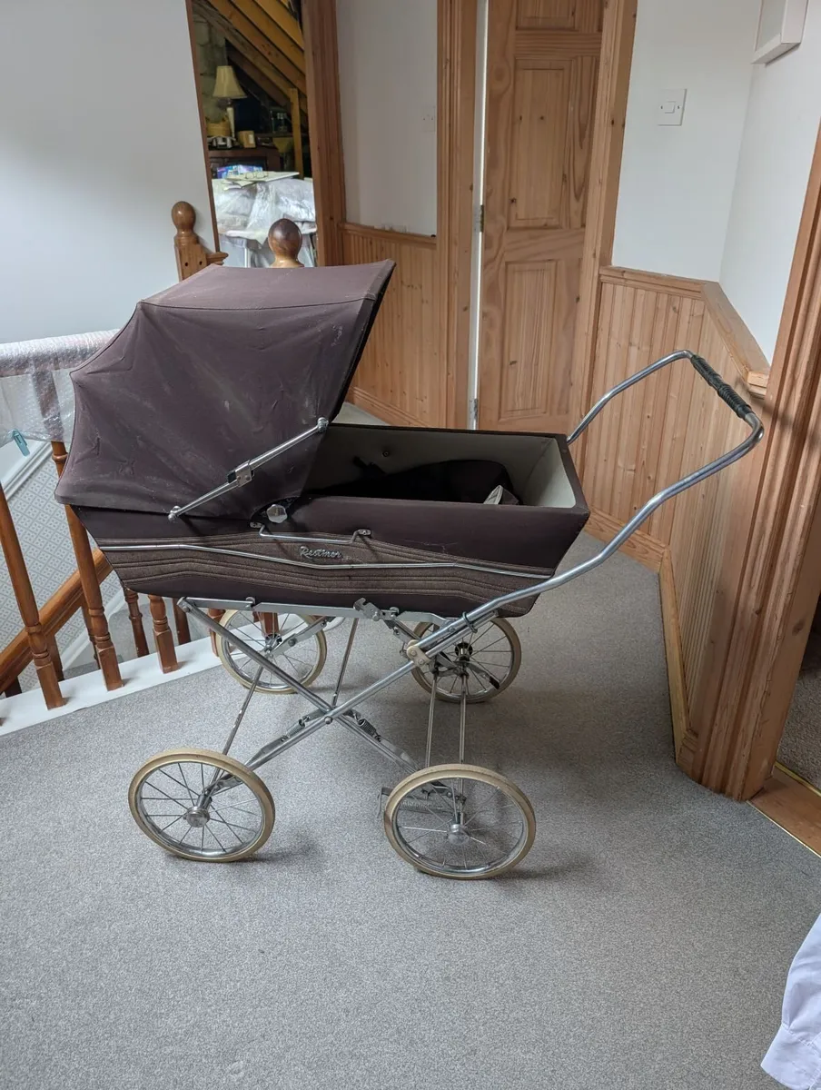 Vintage pram - Image 1