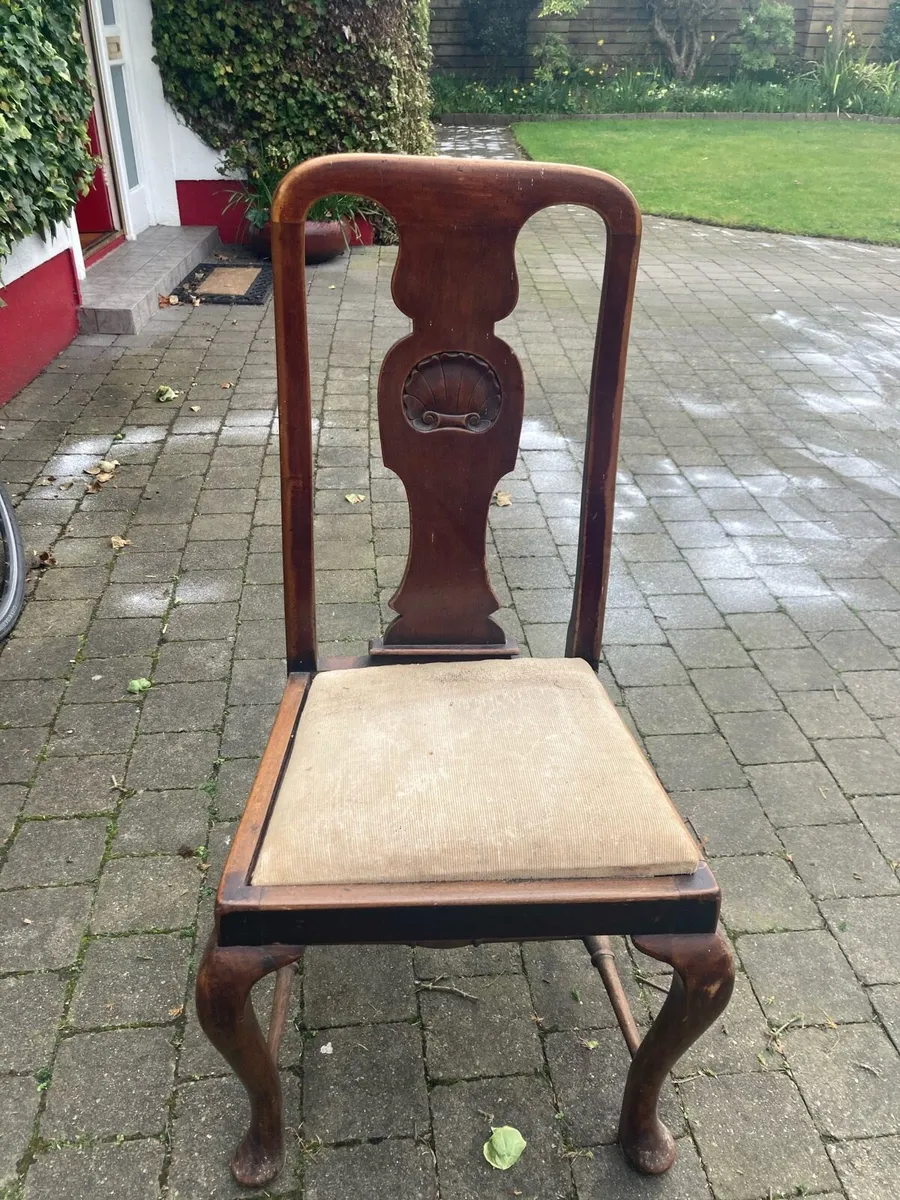 Antique mahogany table & chairs - Image 3