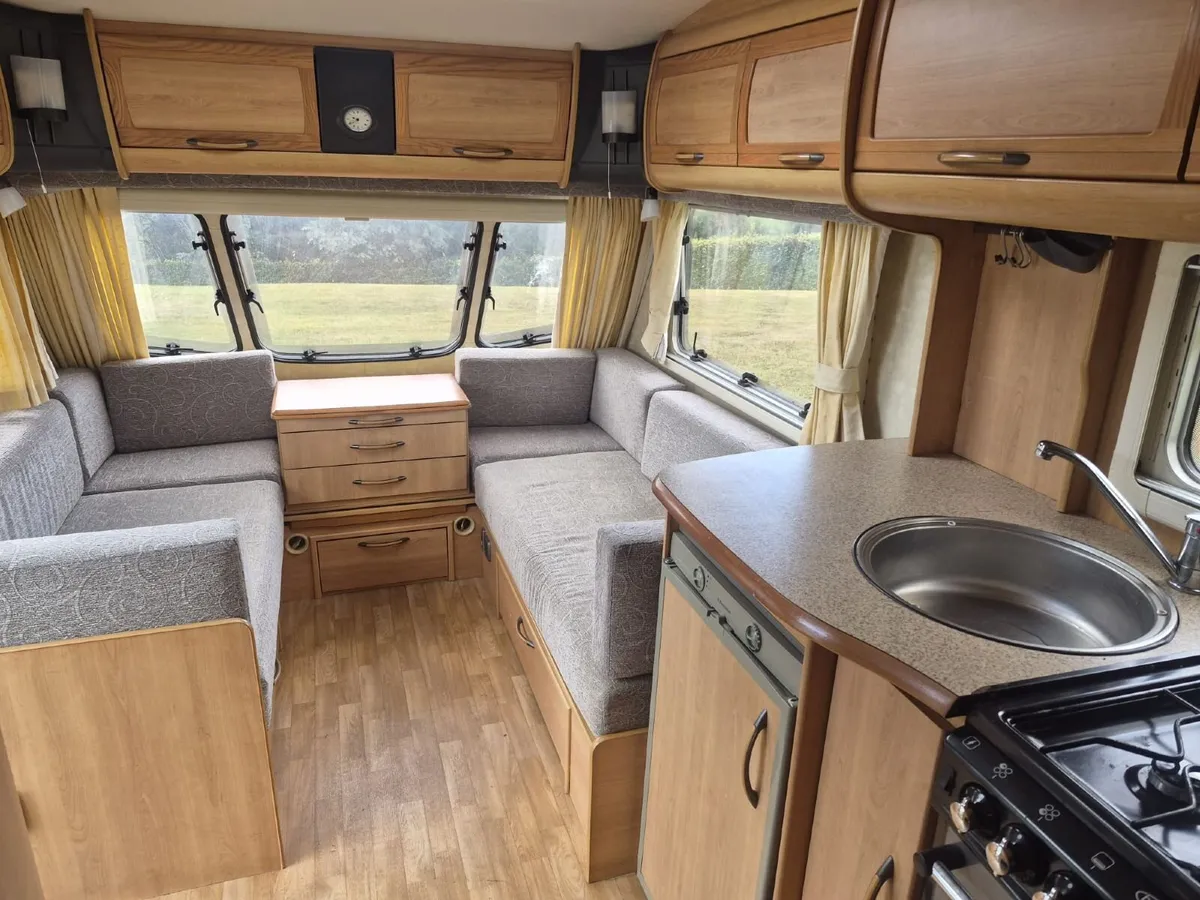 Ace Award Nightstar Caravan 4/5 Berth - Image 3