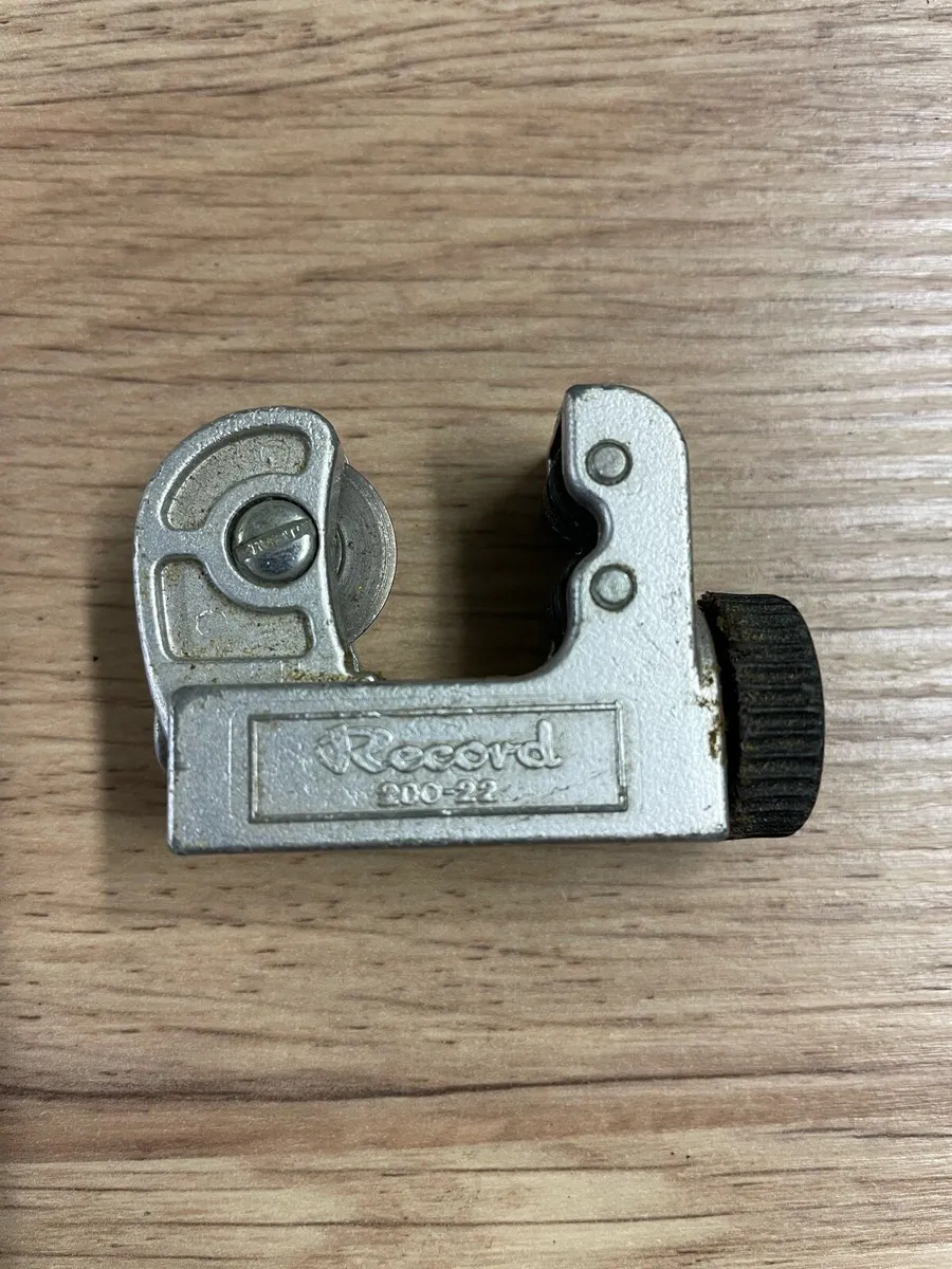 Record Pipe Tube Cutter - Image 1