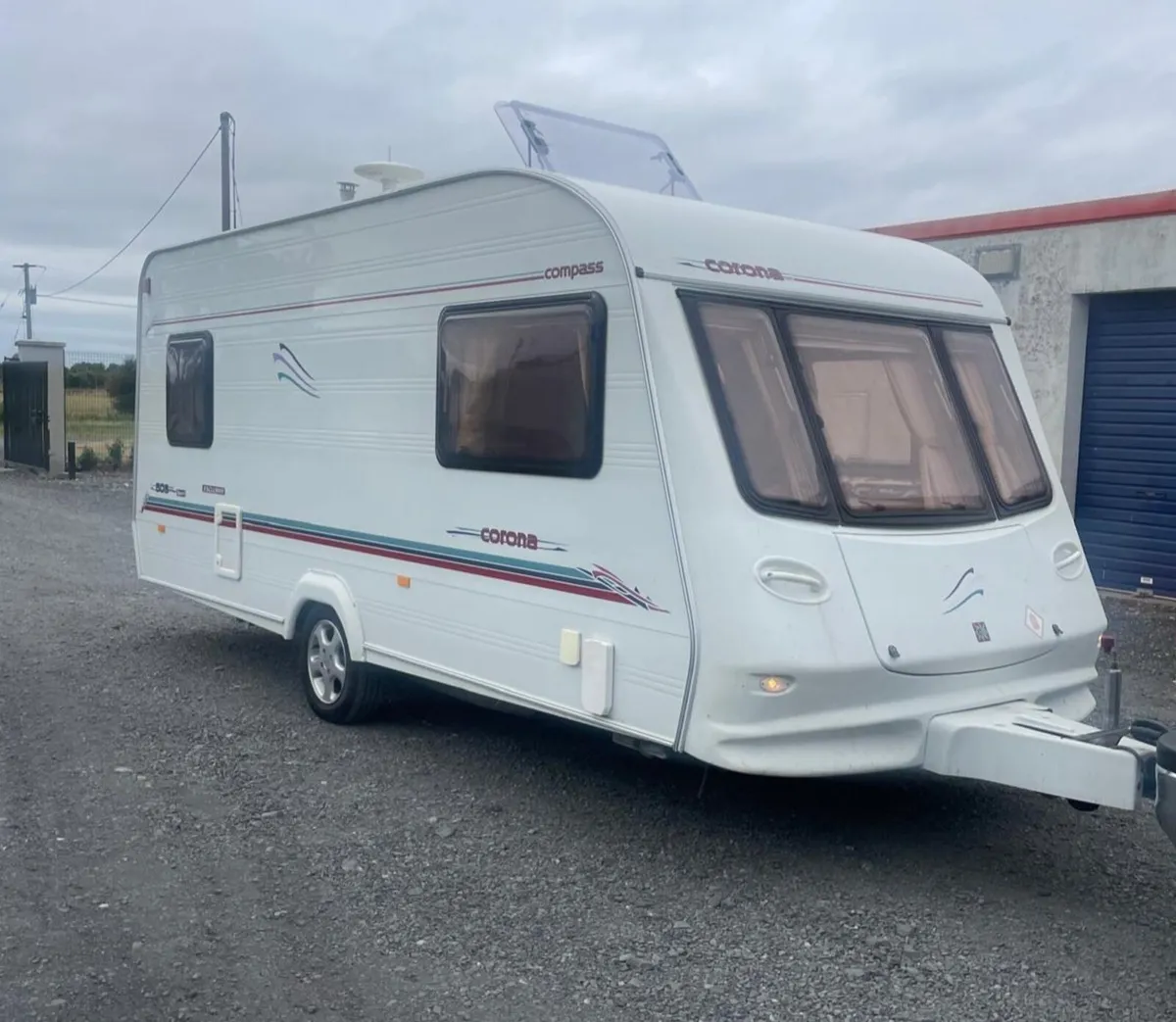 Lightweight Compass 5/6 berth - Image 2