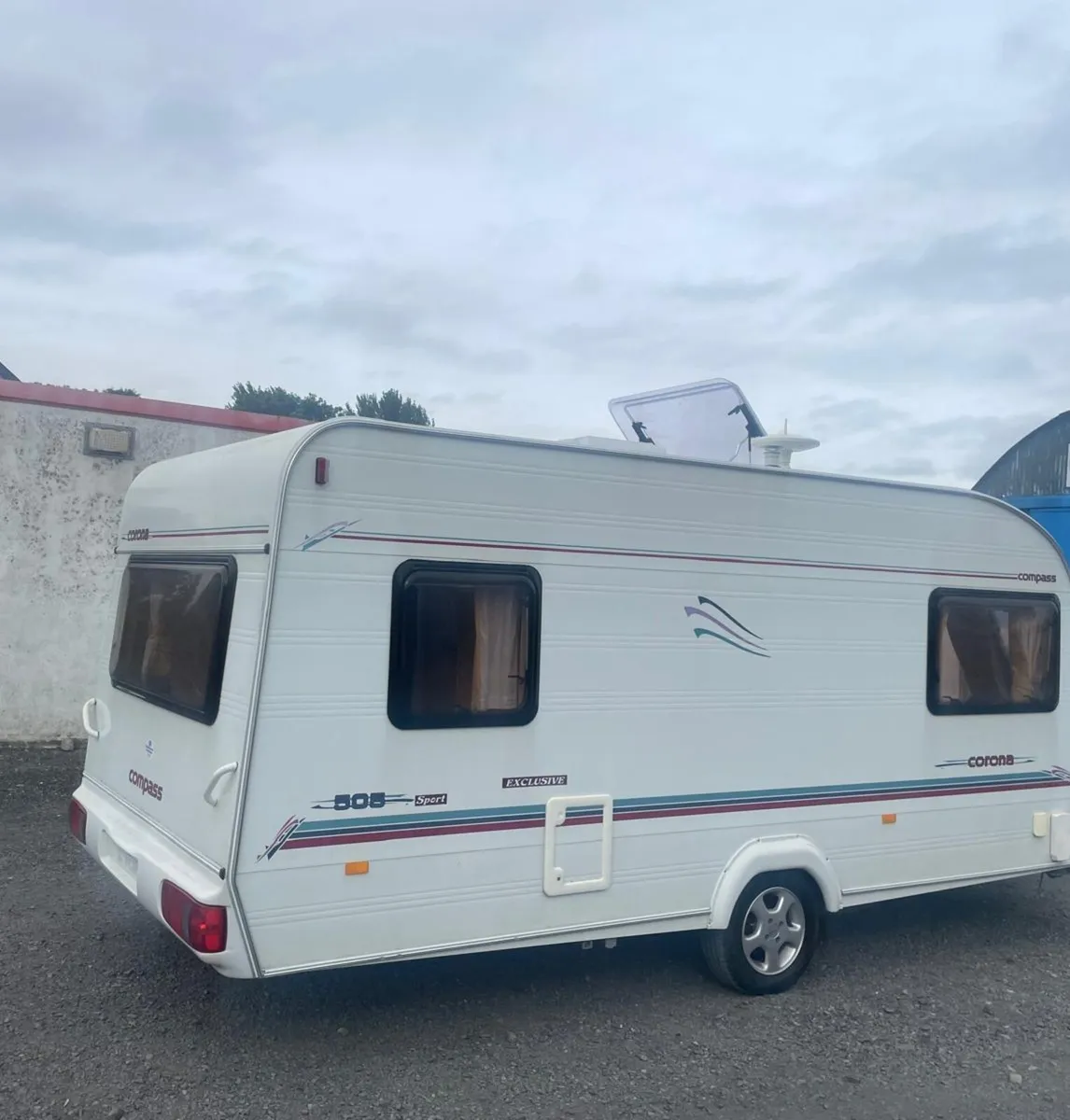 Lightweight Compass 5/6 berth - Image 3