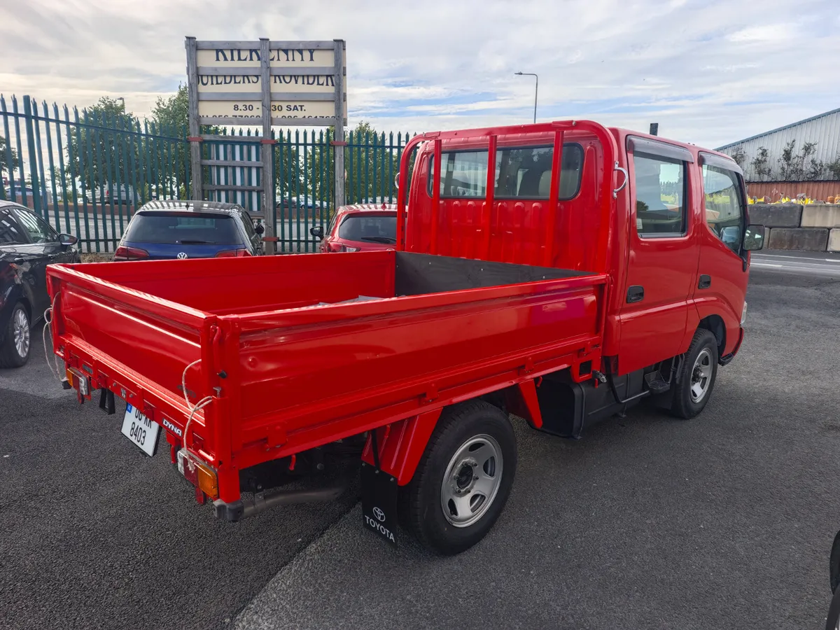 Toyota dyna 2006 5700km  from new - Image 2