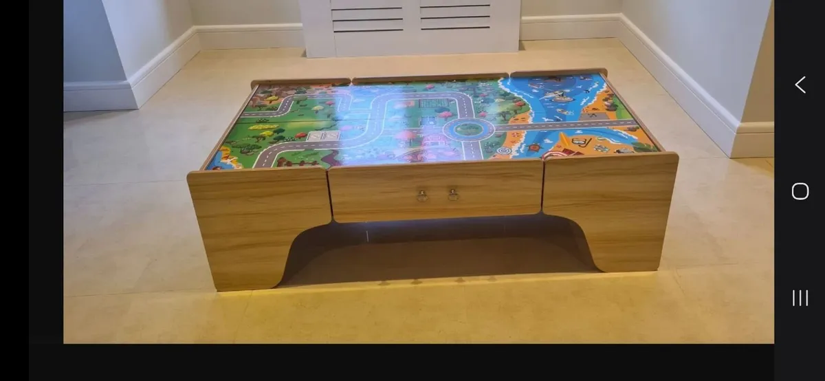 children's play table - Image 1