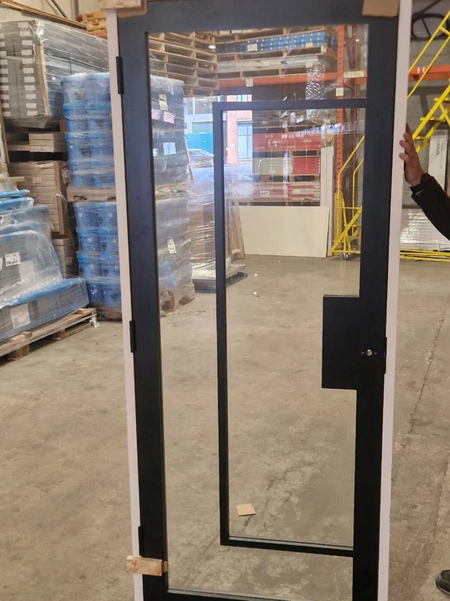 Internal doors - Image 1