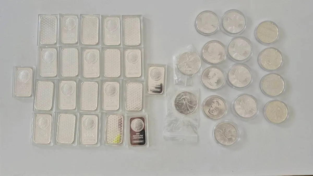 1 oz silver coins and bars - Image 3