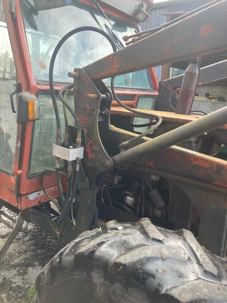 Front loader (Chilton/Mailleux),& brackets - Image 3