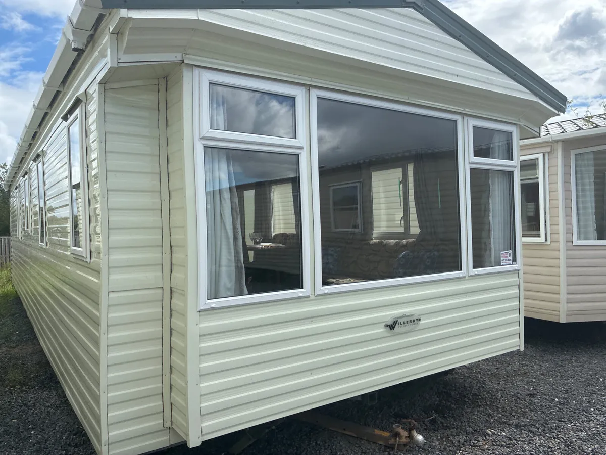 THIS WILLERBY SALISBURY IS A PRIME CHOICE - Image 3