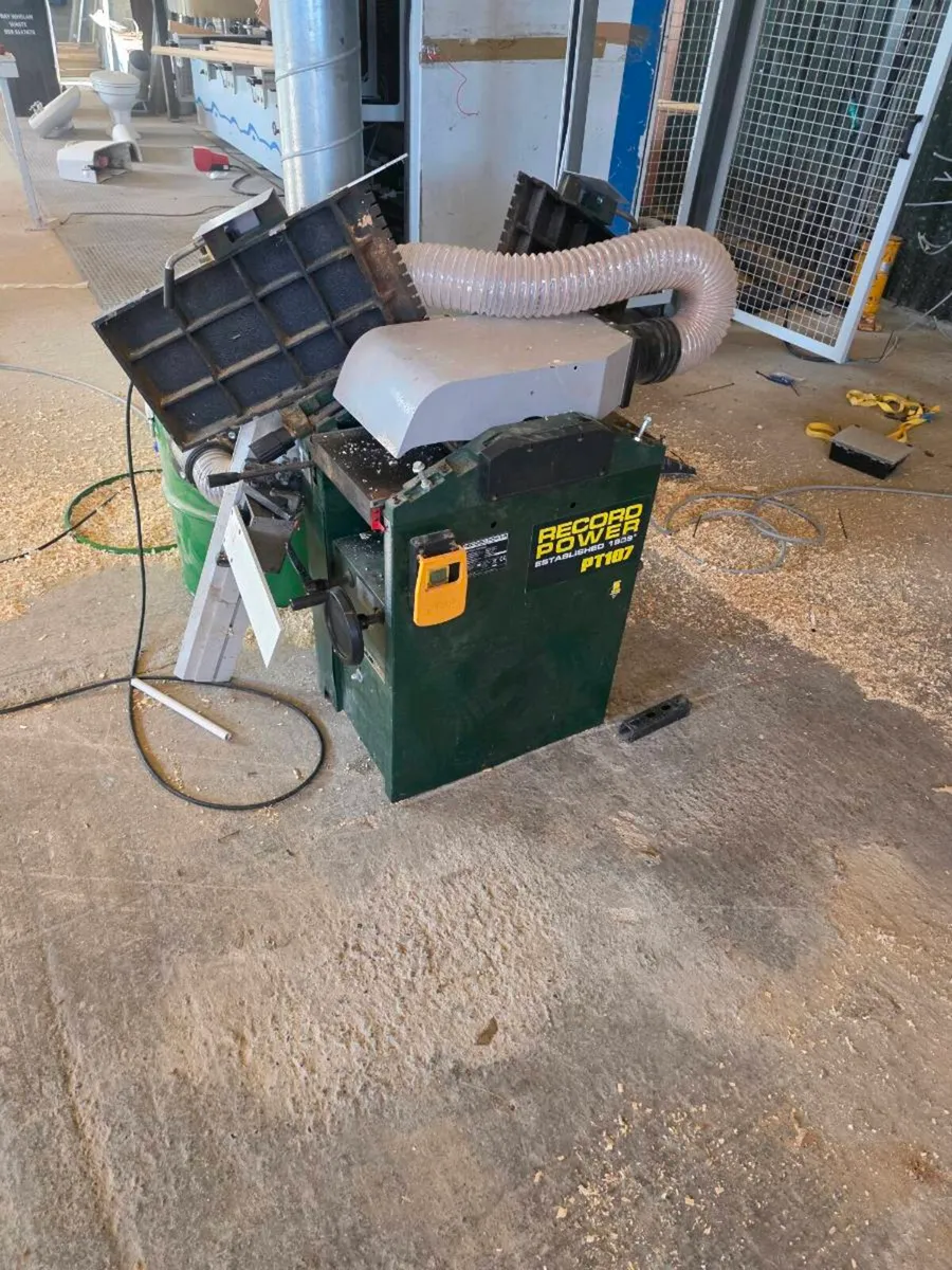 Record power pt 107 planer with extractor - Image 2