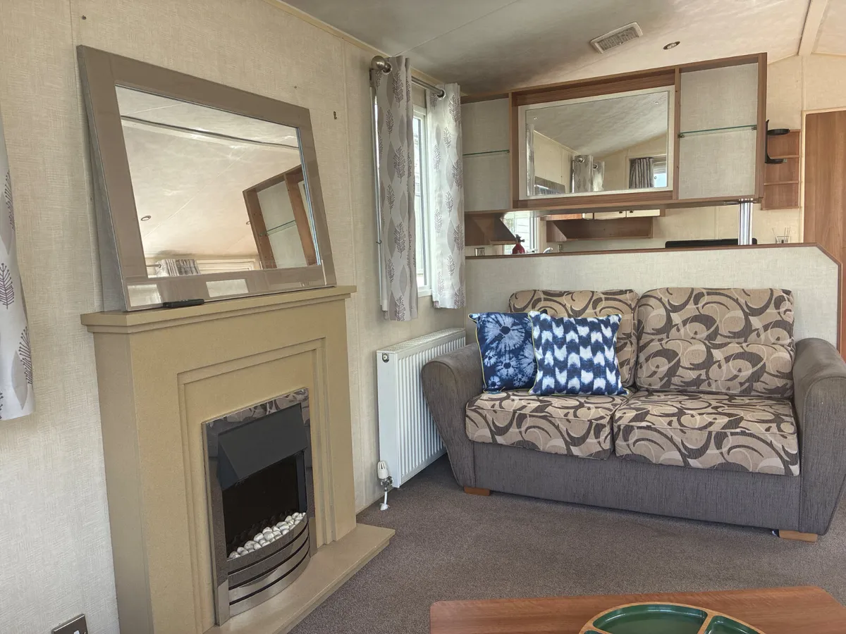THIS WILLERBY SALISBURY IS A PRIME CHOICE - Image 4