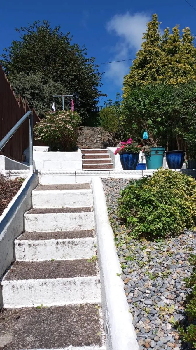 Looking for a old cottage or out building project