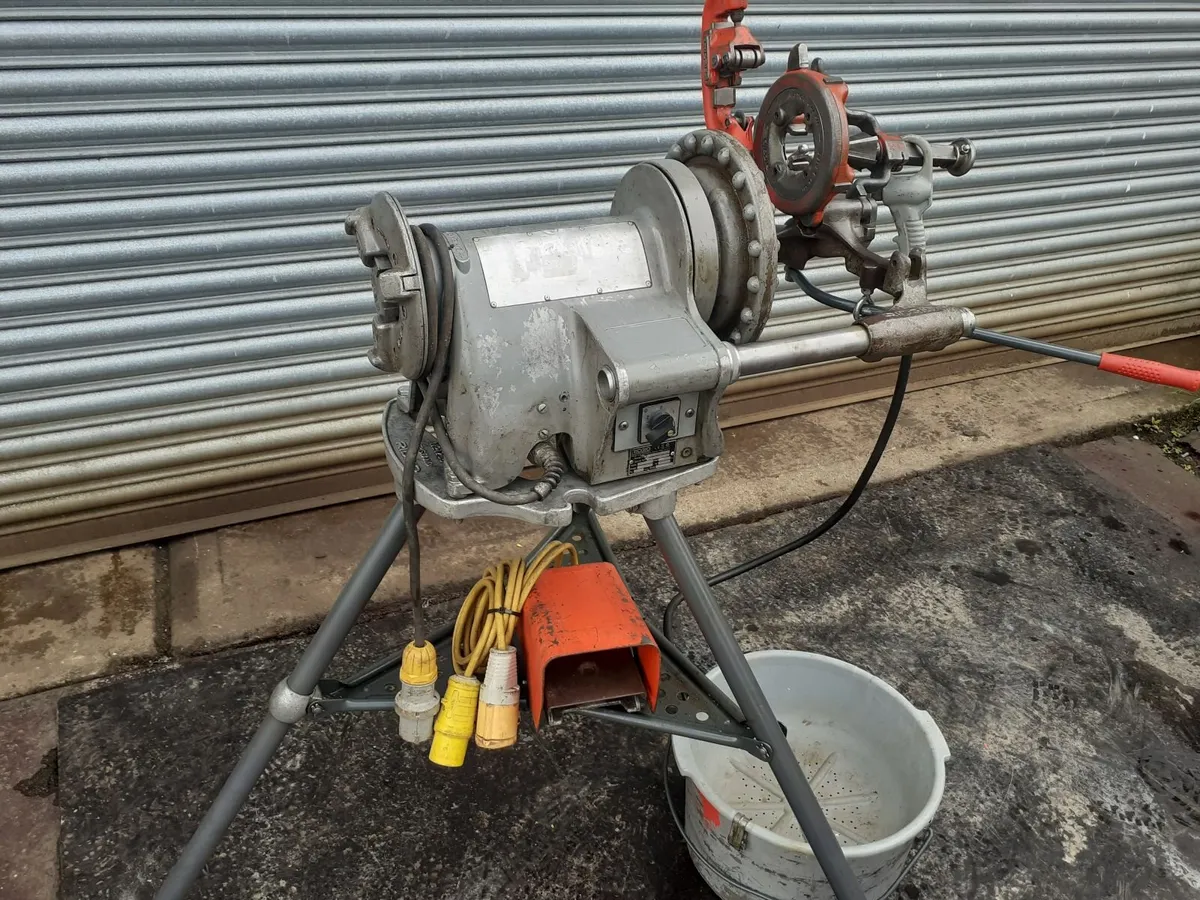 RIDGID 300 THREADINyG MACHINE - Image 1