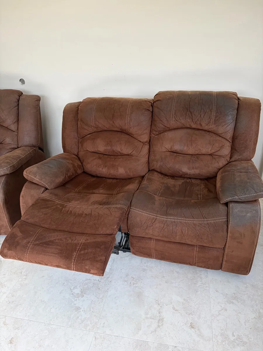 FREE Recliner 2 seater sofa & Armchair - Image 4