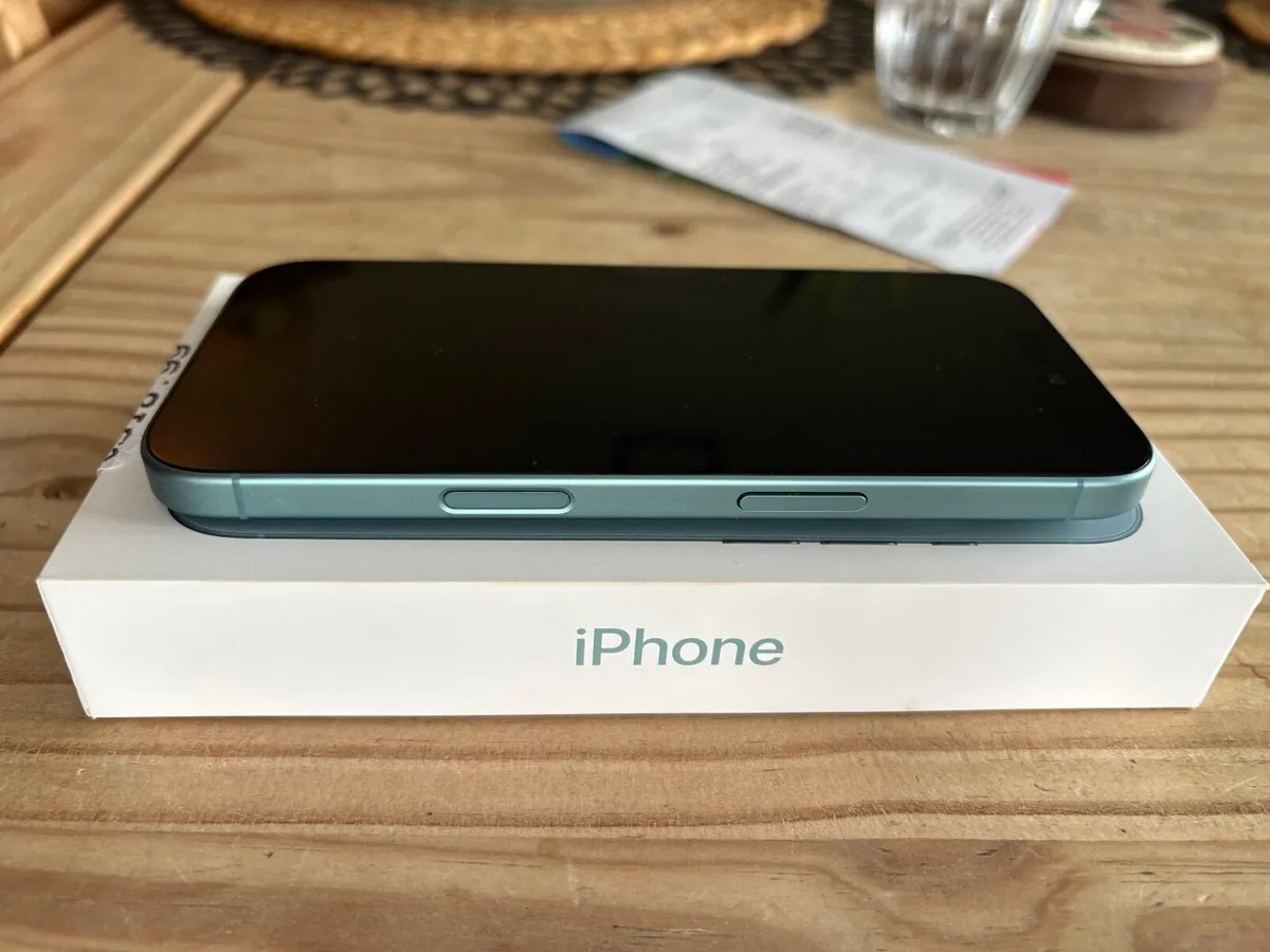 iPhone 16 128Gb - Image 3