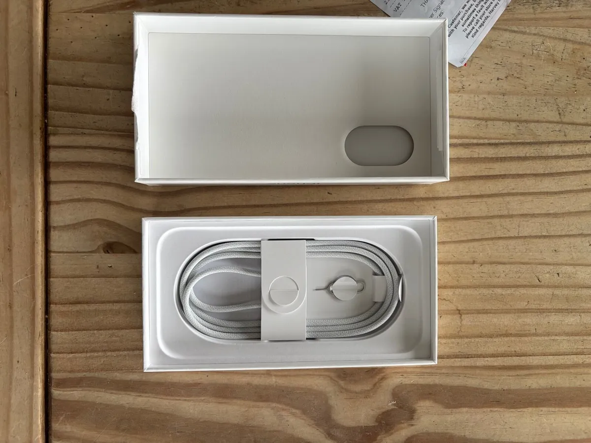 iPhone 16 128Gb - Image 4