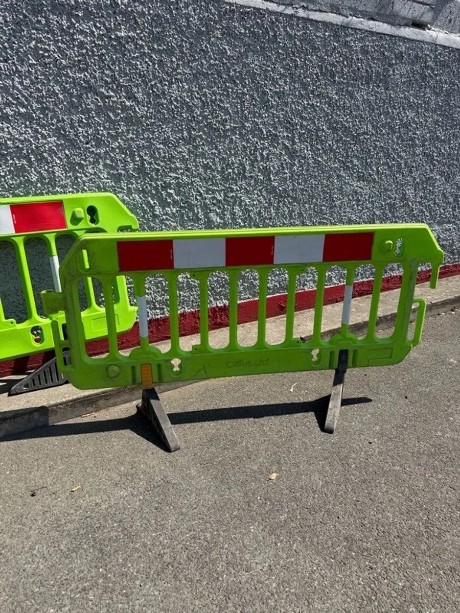 Crowd Control Barrier Plastic Barrier - Image 2