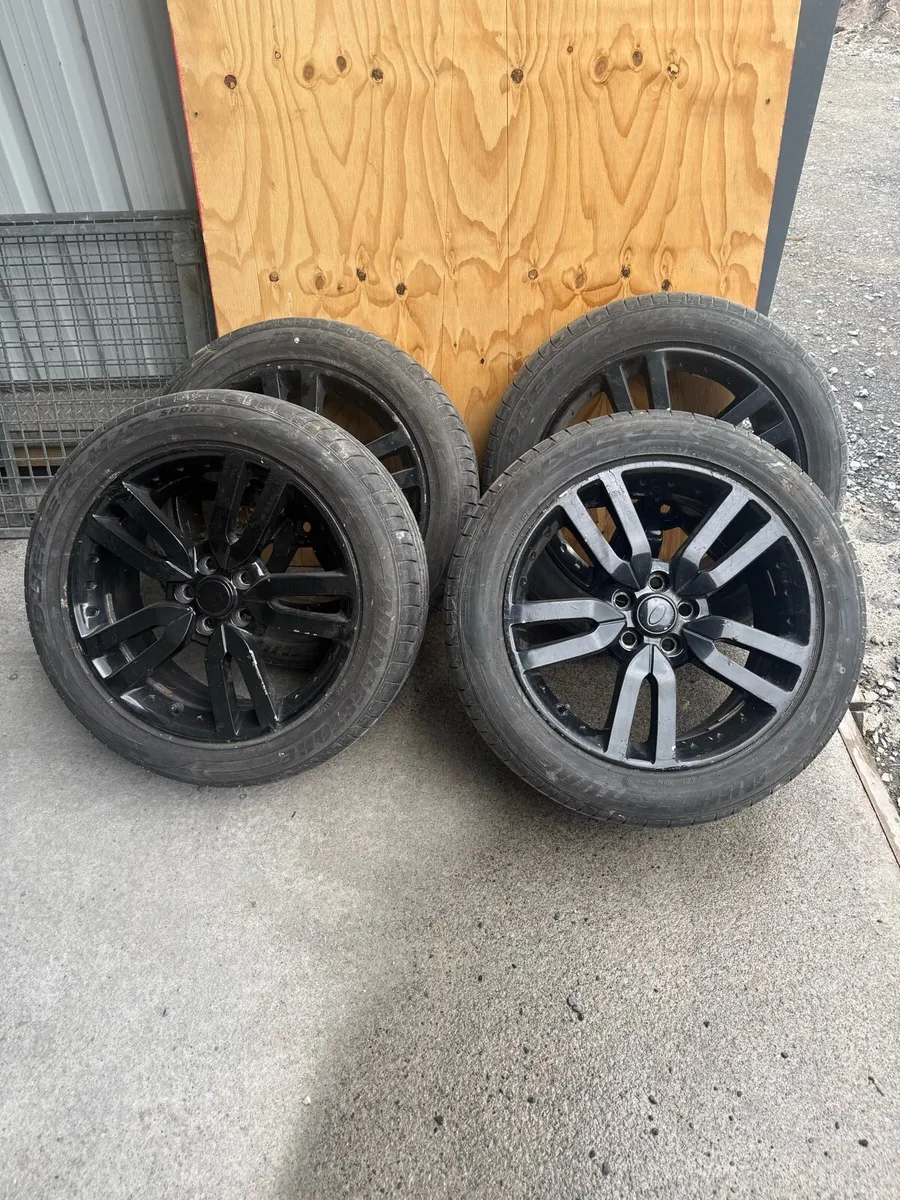 Landrover discovery 4 alloy wheels - Image 1