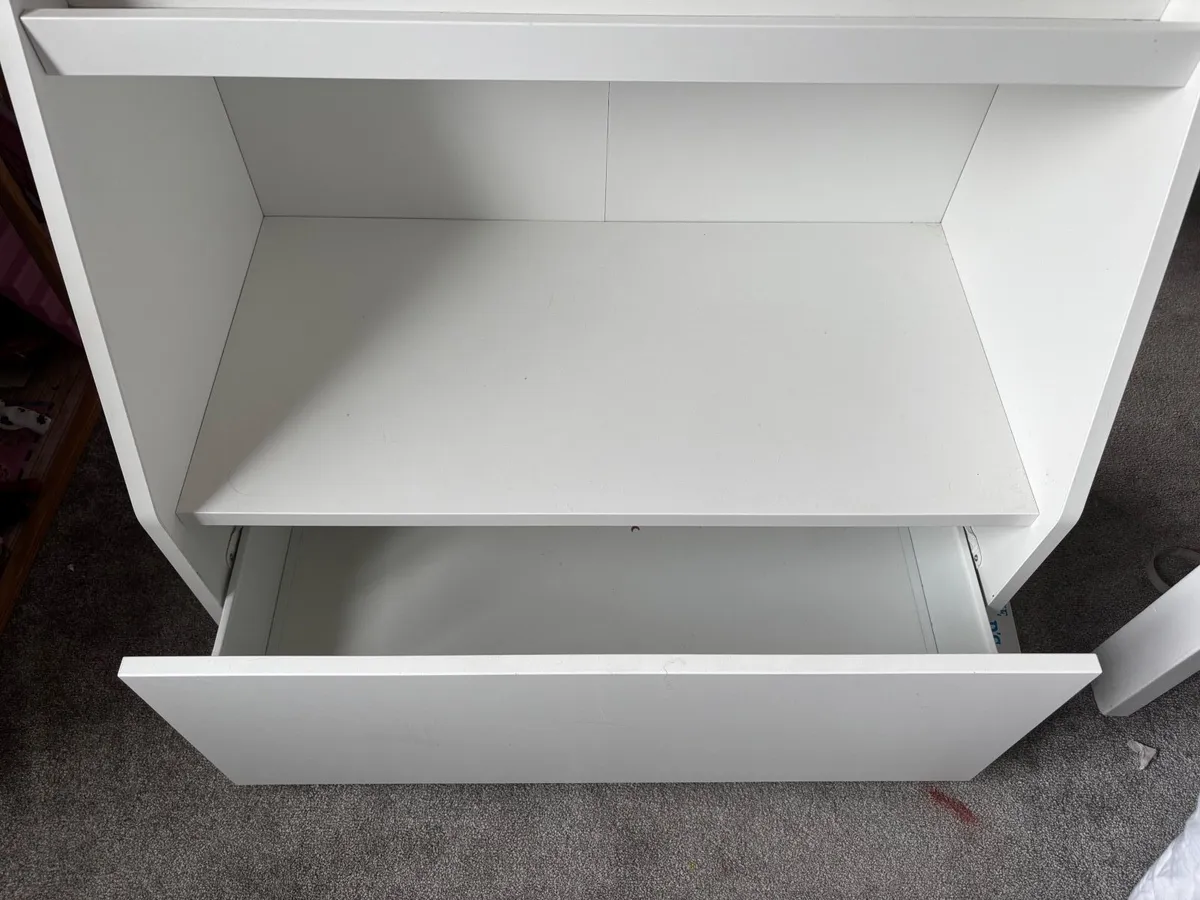 Book display with storage - Image 4