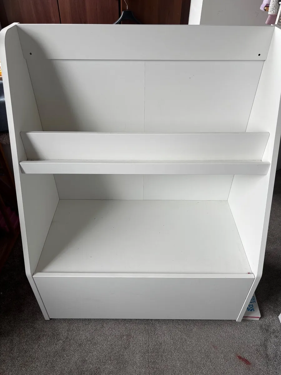 Book display with storage - Image 2