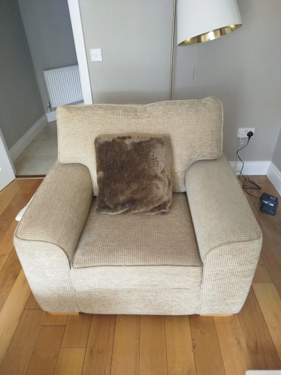 4 seater +1 seater in the excellent condition - Image 1