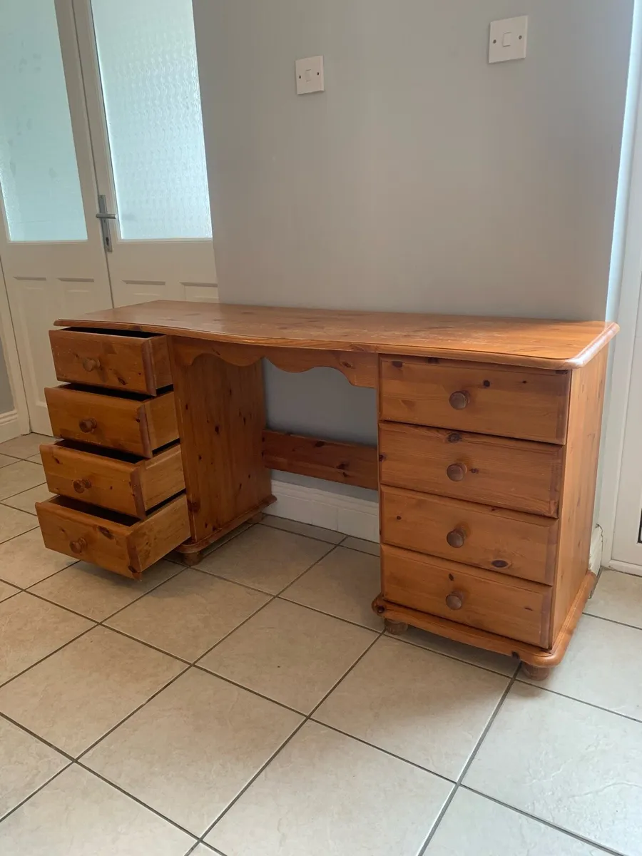 Vanity table and chest of drawers - Image 2