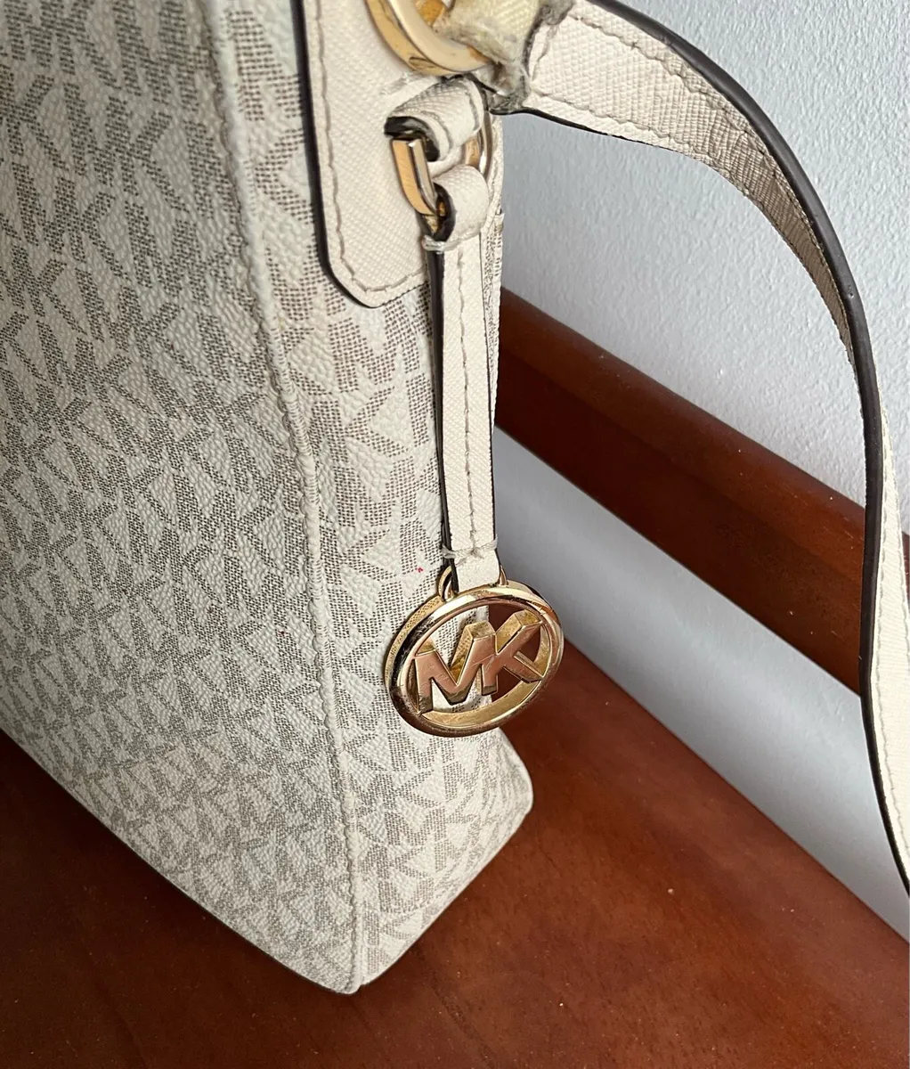 Michael Kors Cross Body Bag - Image 2