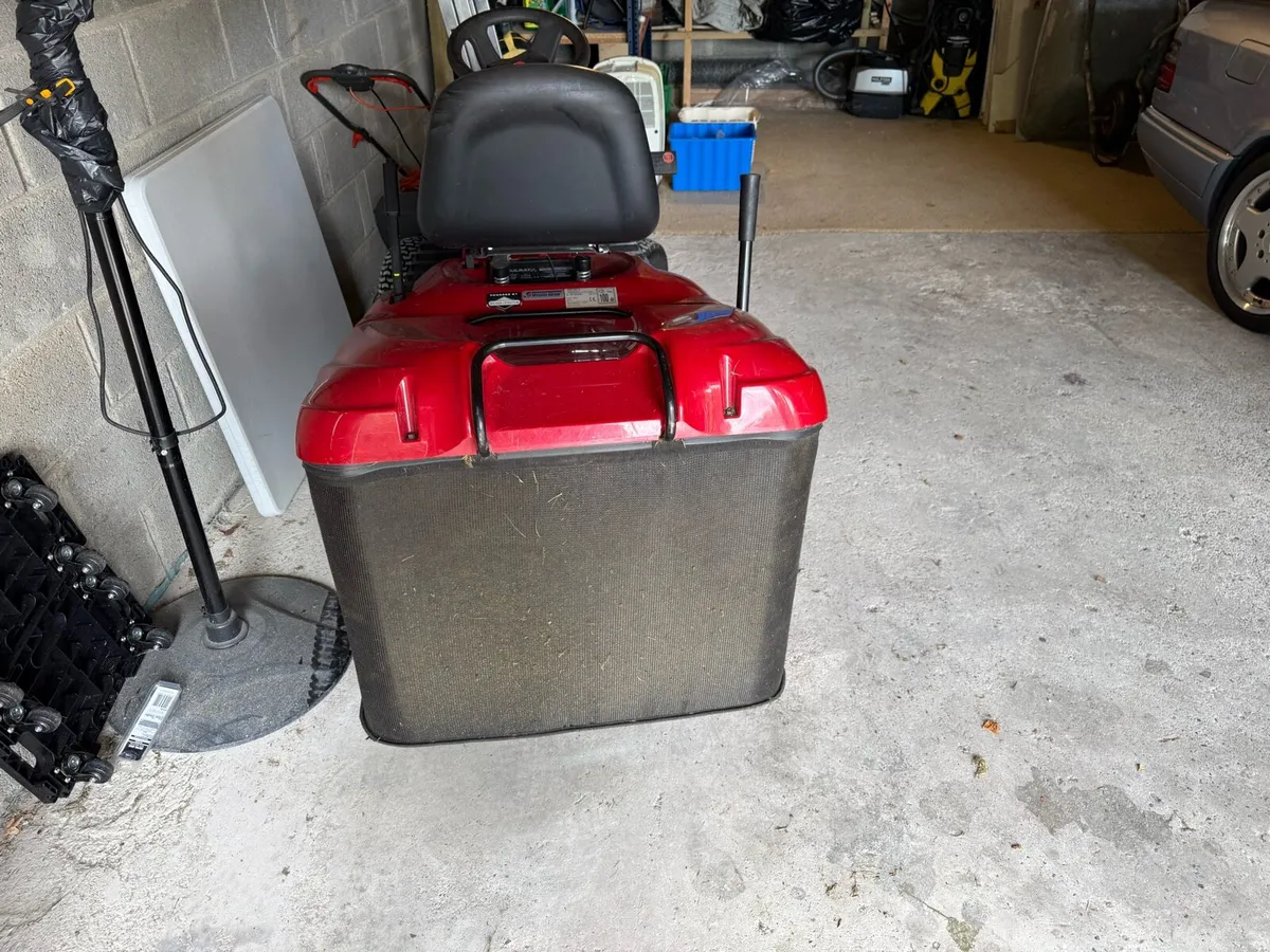Ride on Mower - Image 4
