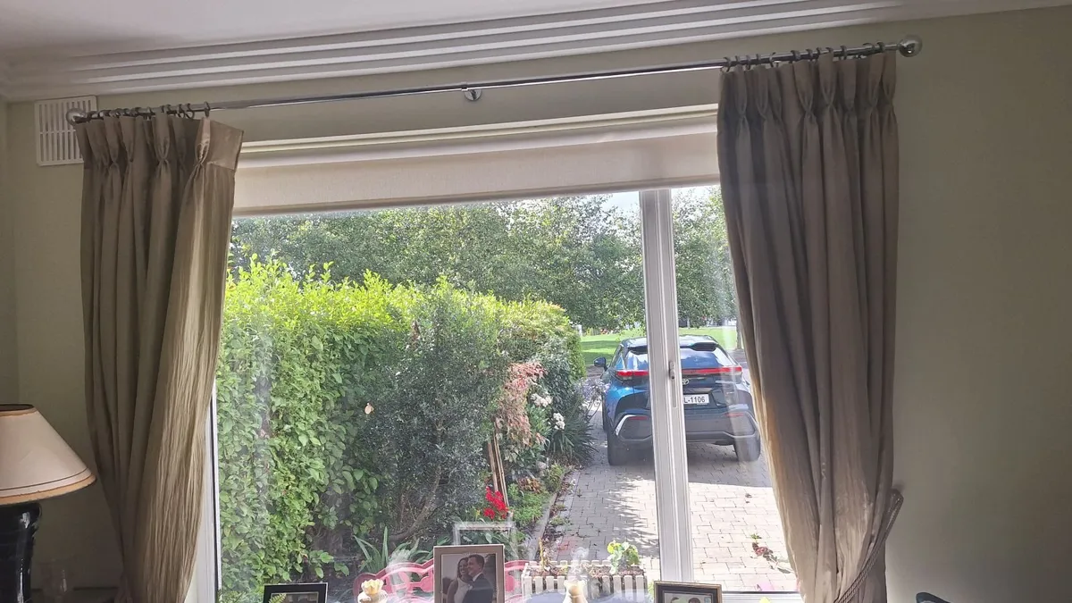 Curtains - Image 4