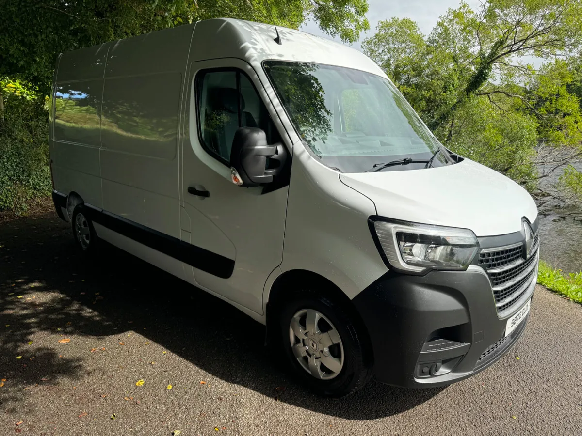 Late 2022 Renault Master Business+ (VRT €250) - Image 1