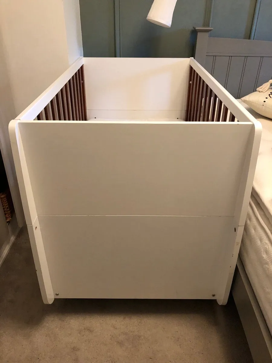 SnuzKot Skandi for sale in Clontarf - Image 3