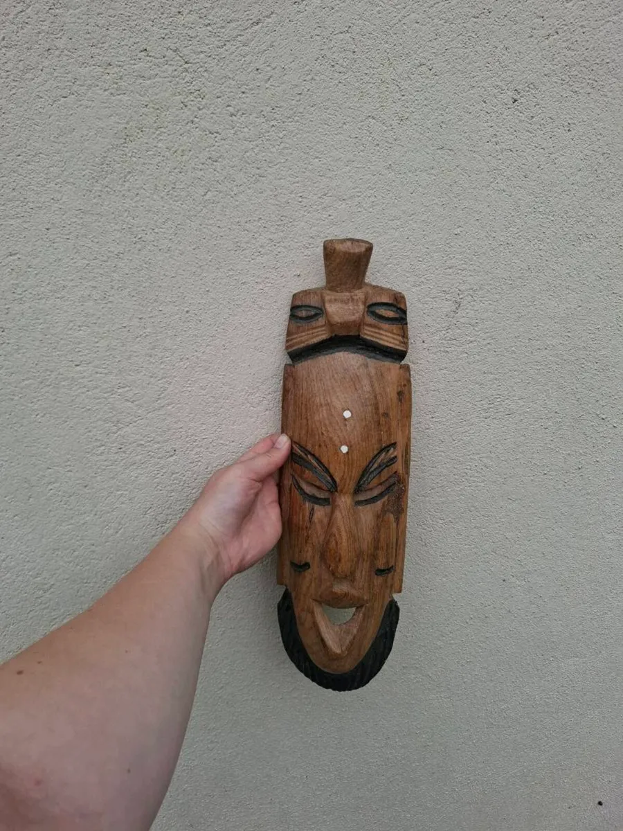African wood mask - Image 1