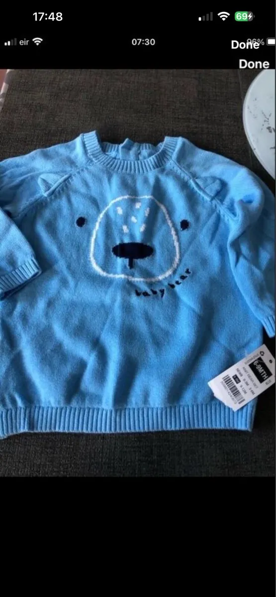 Boys BNWT jumper 6/9 mths €4 - Image 1