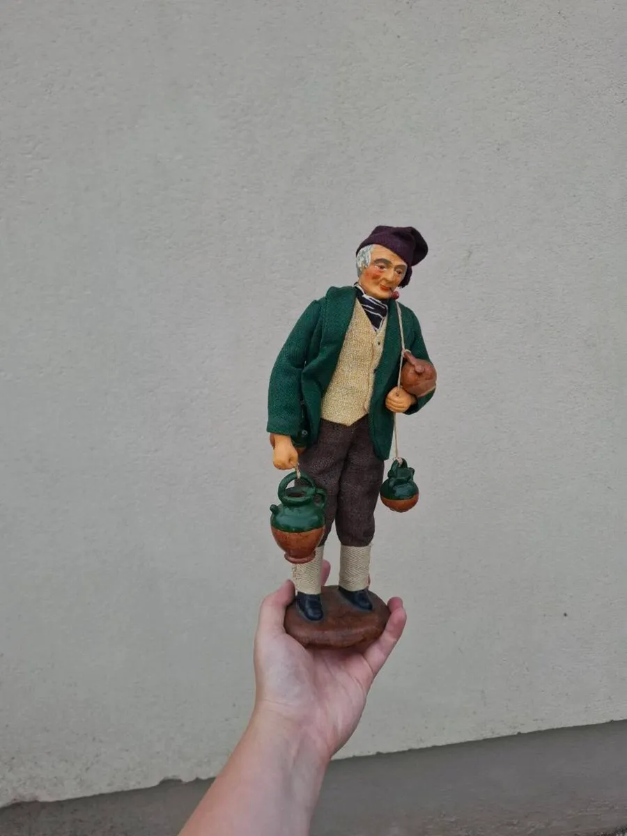 French santon pottery seller - Image 1