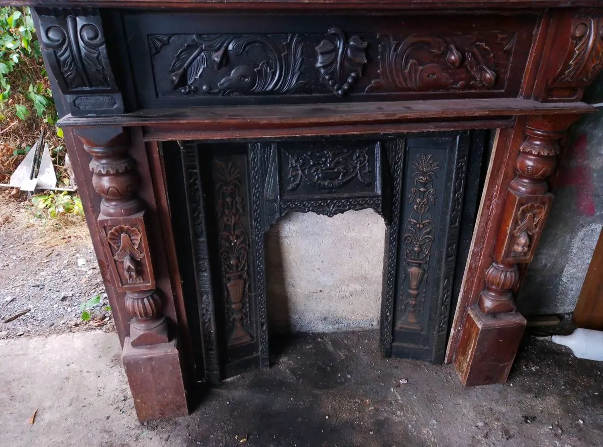 Cast iron insert and timber surround fireplace - Image 2