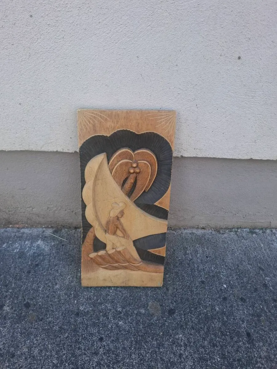 Wood sculpted tall frame in wood - Image 1