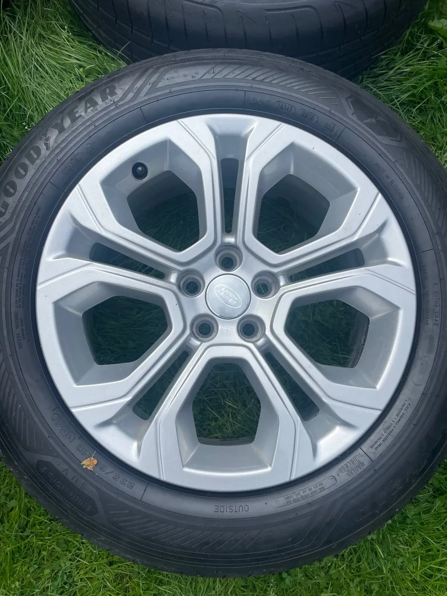 Alloys wheels Land/Range Rover 5x108 New Tyres - Image 1