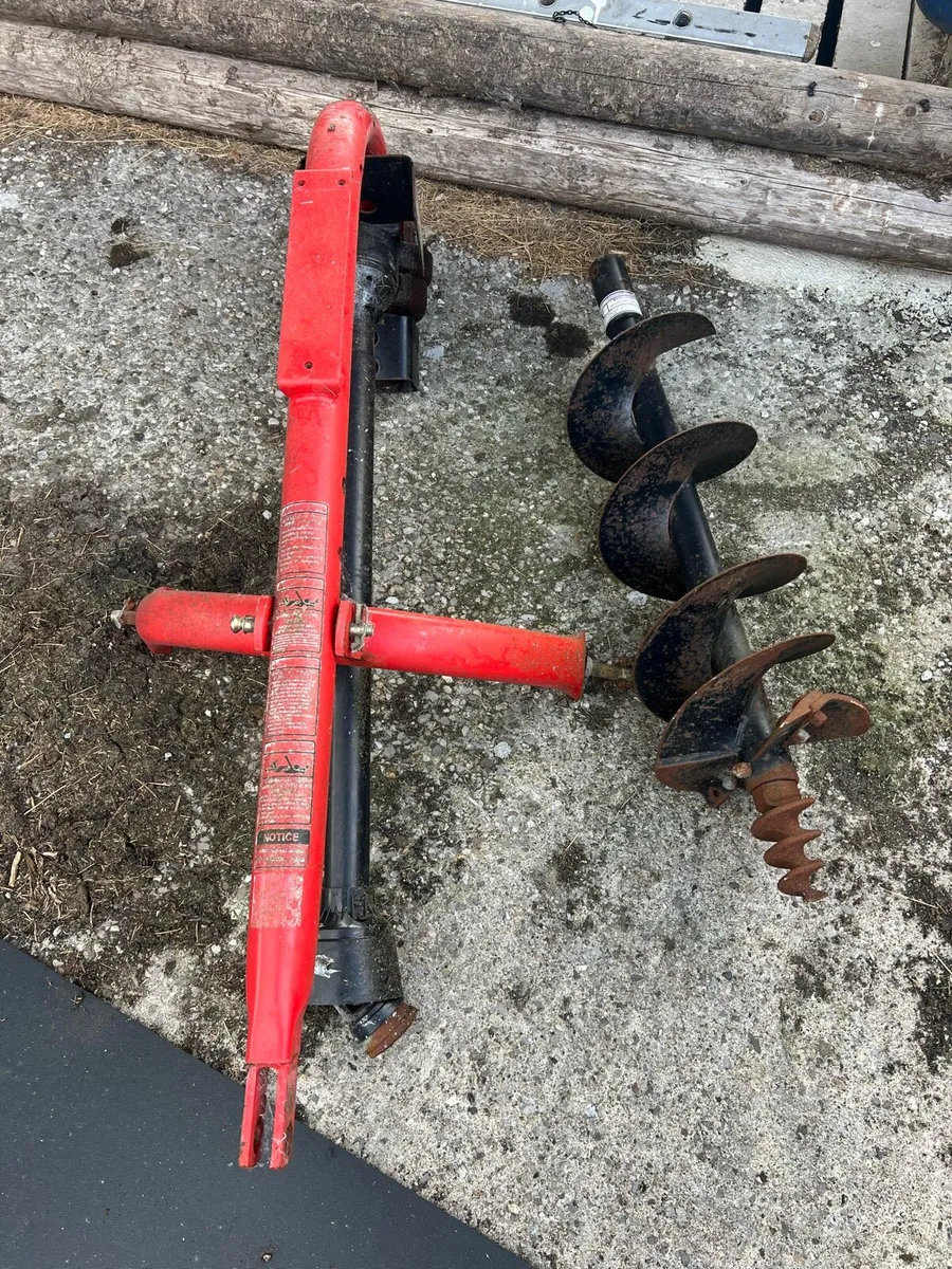 Post hole auger - Image 1