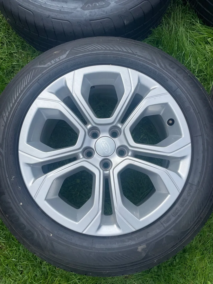 Alloys wheels Land/Range Rover 5x108 New Tyres - Image 3