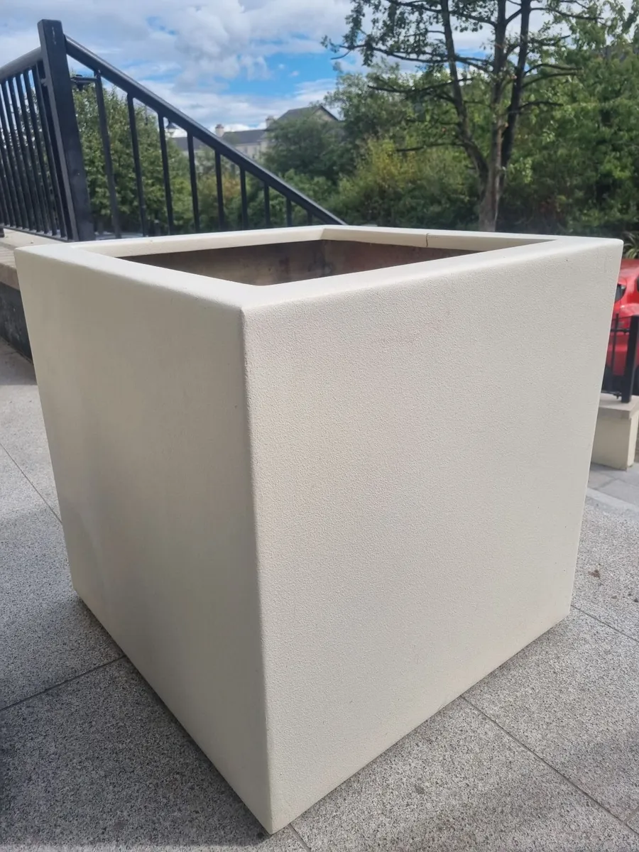 Plant Pot - Image 1