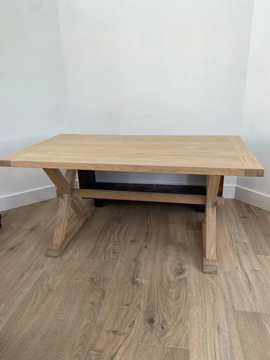 Solid oak table - Image 1