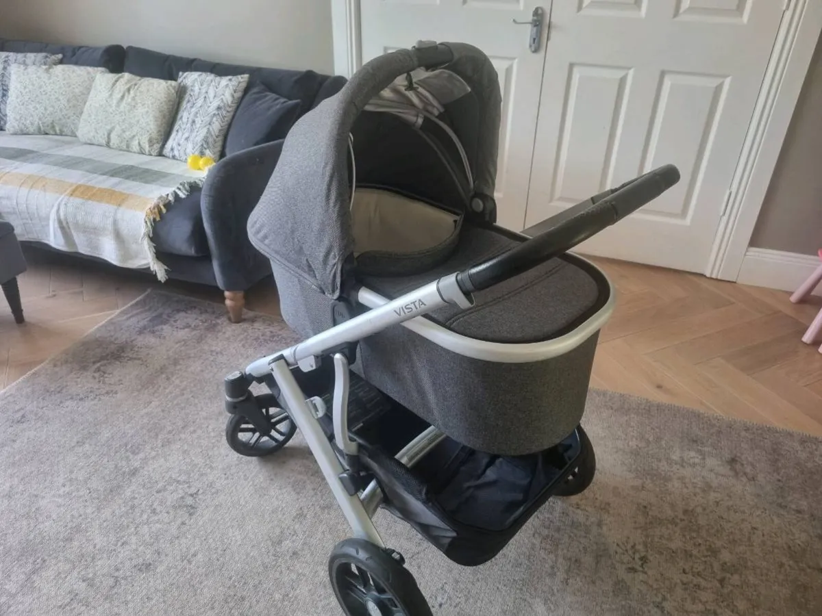 Uppababy vista 2 travel system - Image 2