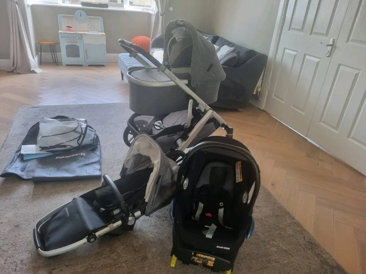 Uppababy vista 2 travel system - Image 4