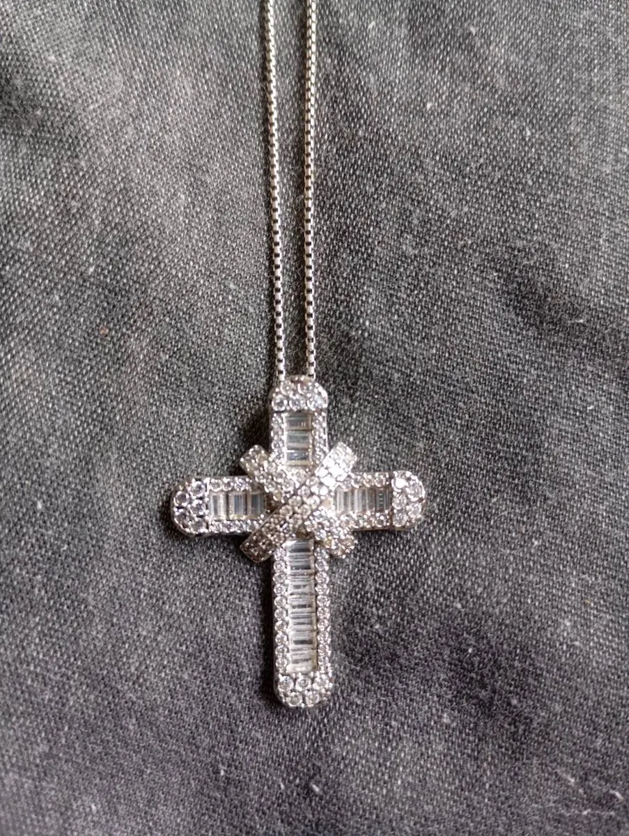 Sterling silver cross and silver chain stamped 925 - Image 1