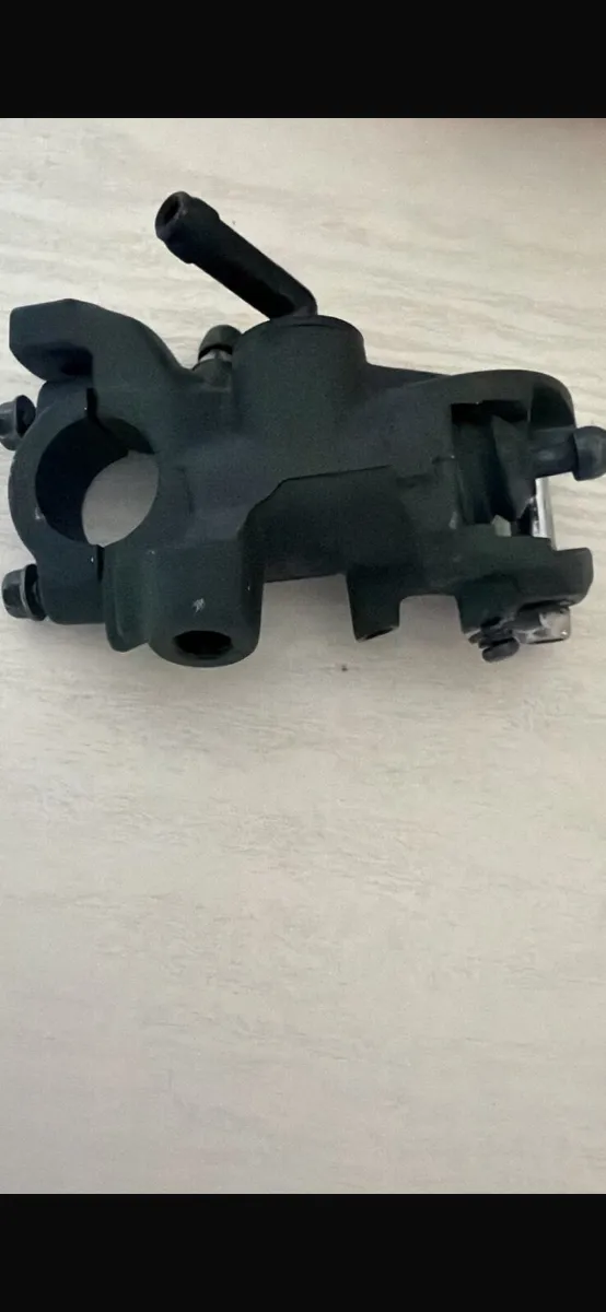 Clutch master cylinder - Image 3