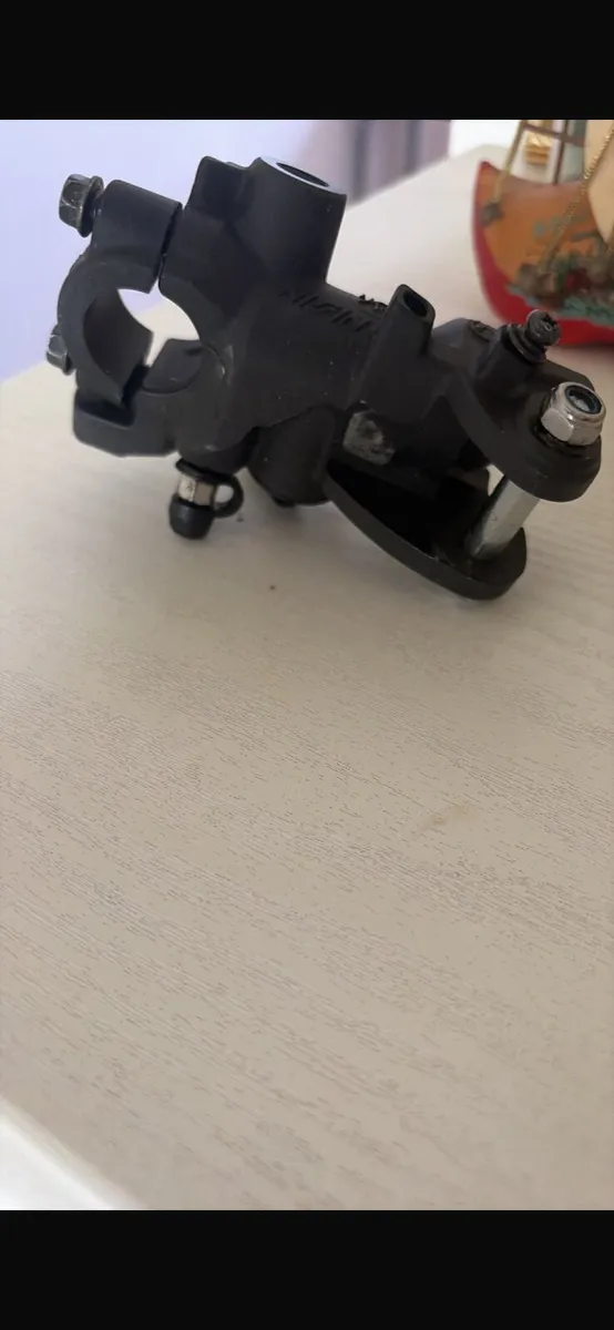 Clutch master cylinder - Image 4
