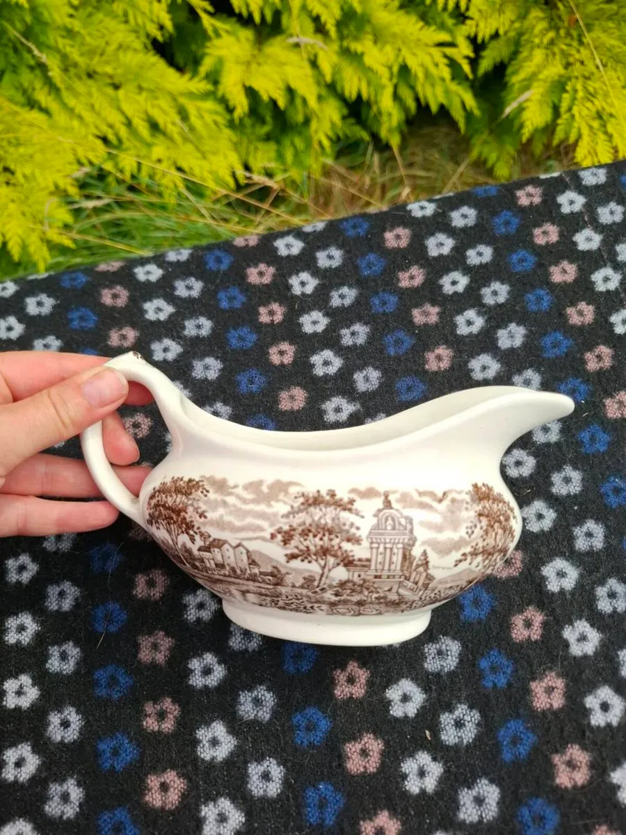 Renaissance kitchen gravy bowl postage possible - Image 1