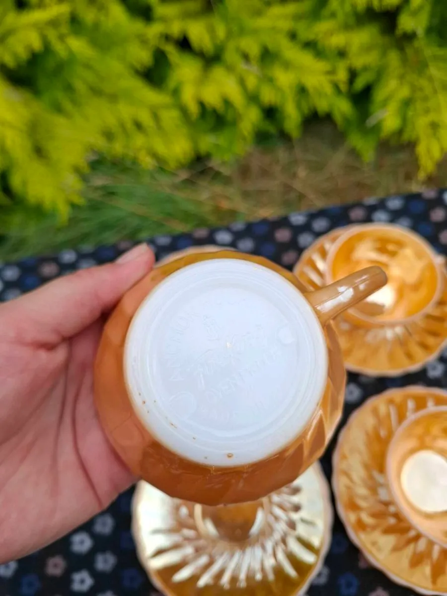 4 fire kings cups and saucers postage possible - Image 3